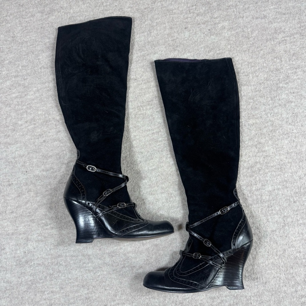 Chic Black Heeled Women's Boots